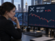 XRP slide as bearish derivatives data limits recovery